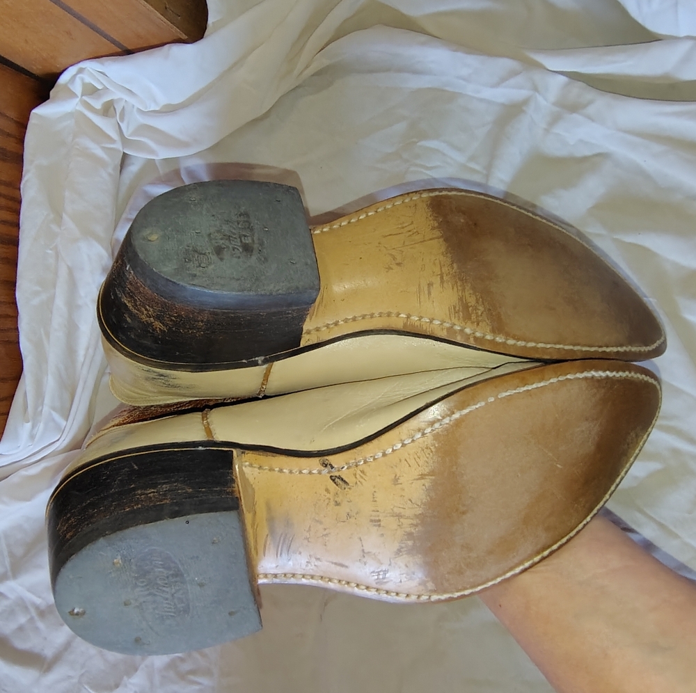 Western Tan and Cream Vintage Leather Cowboy Boots - Picture 3 of 7